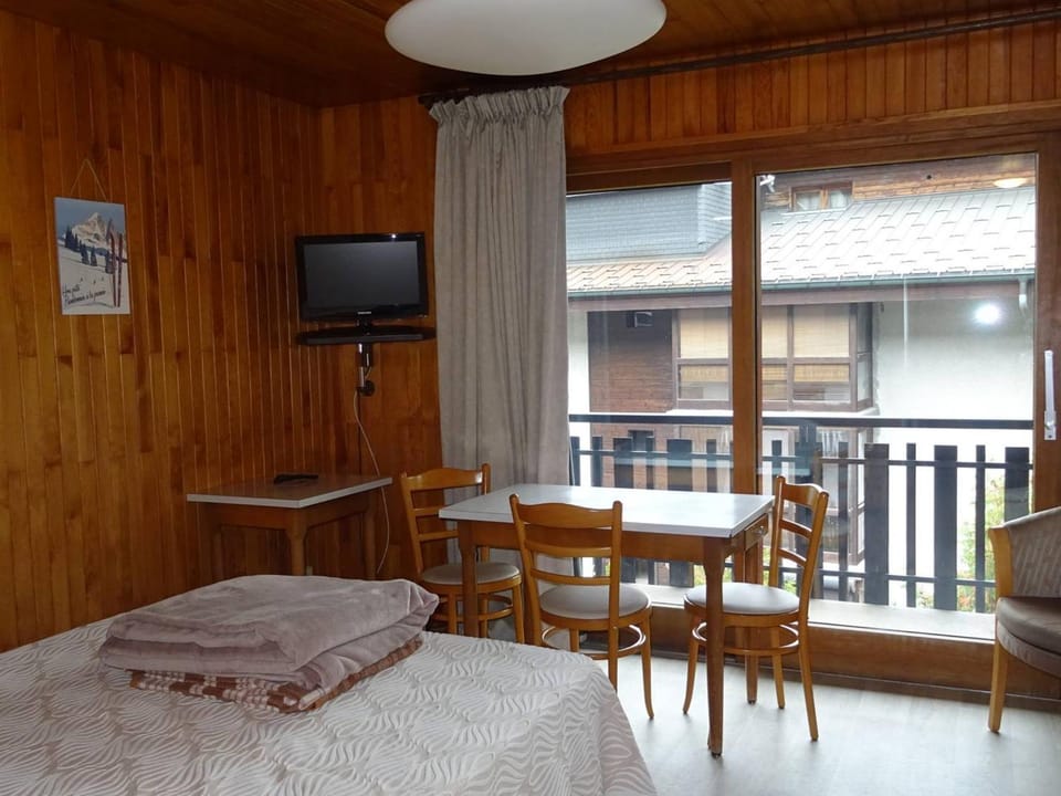 Studio cosy Les Gets - Centre, 2 pers, Wi-Fi, Draps & Serviettes Inclus - FR-1-802-29 Apartment in Les Gets
