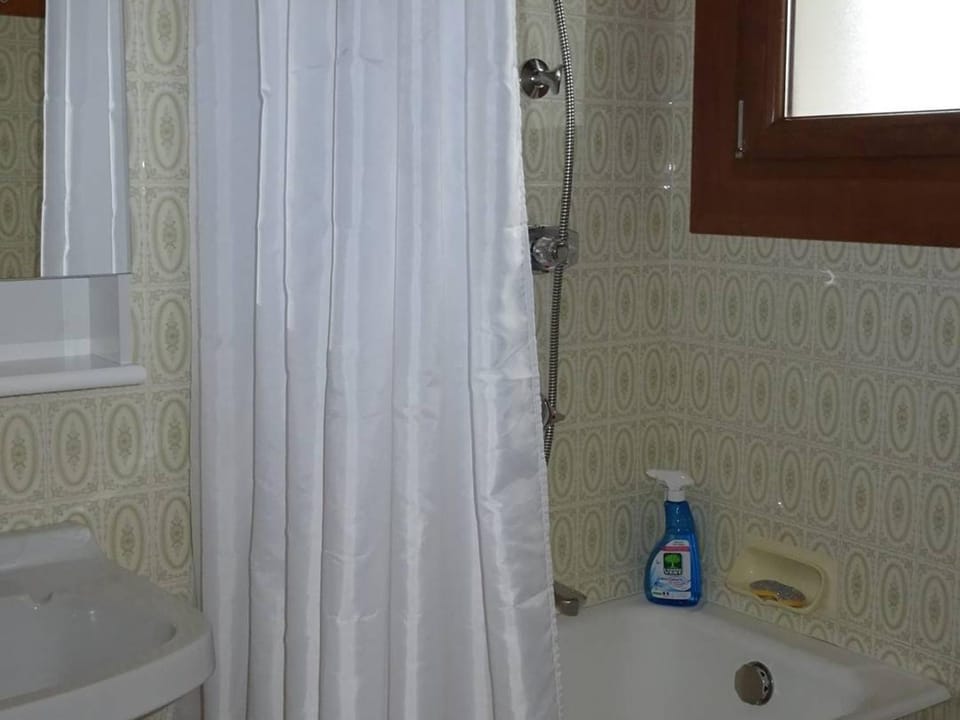 Studio central Les Gets - 2 pers - WiFi - Draps/Serv inclus - Proche commerces & remontées - FR-1-802-42 Apartment in Les Gets