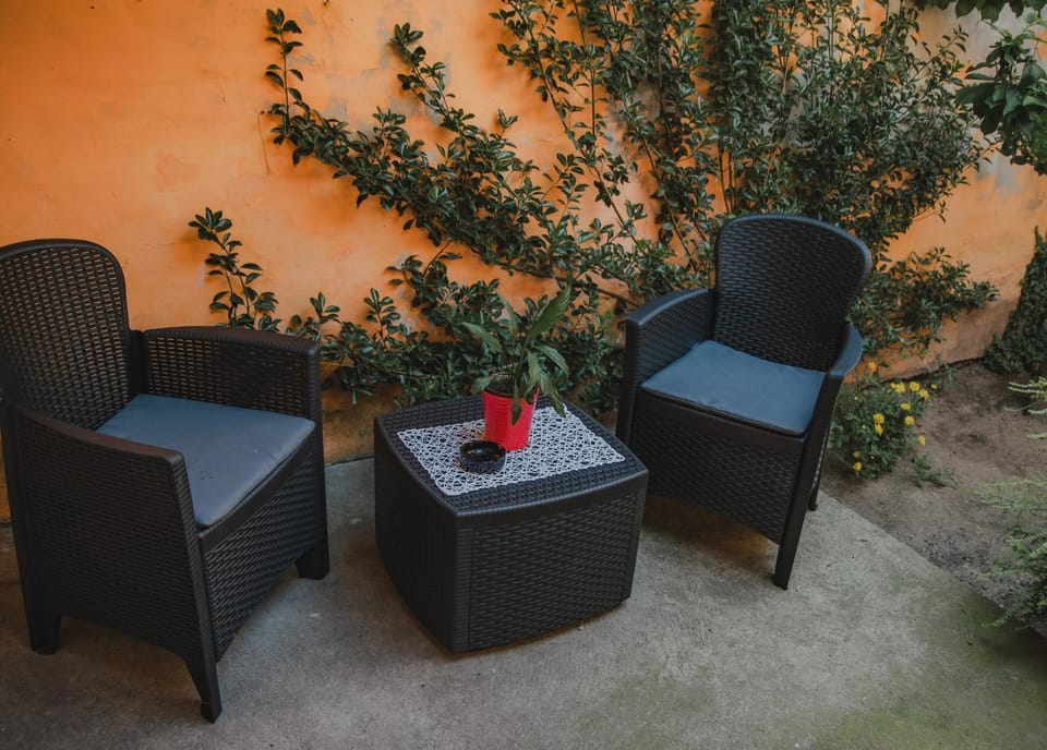 Garden, Seating area, Garden view