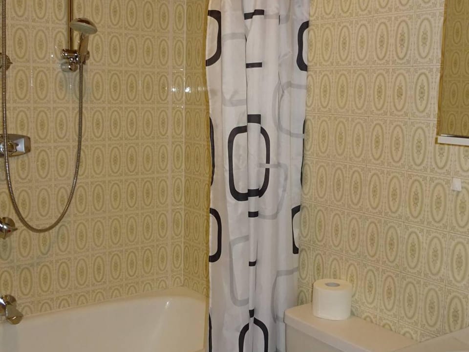 Studio Centre Les Gets 2 Pers, Linge Inclus, WiFi, Proche Télécabines et Commerces - FR-1-802-49 Cabin in Les Gets