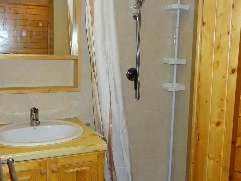 Appartement 2 Pièces pour 5 Pers. - Garage - Proche Centre et Commerces - 150m des Pistes - FR-1-802-54 Apartment in Les Gets