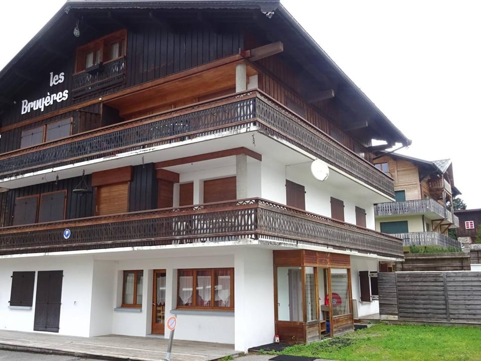 Les Gets : Appartement 6 pièces, 13 pers, Wi-Fi, 200m commerces, 450m pistes, draps et serviettes inclus - FR-1-802-55 Apartment in Les Gets