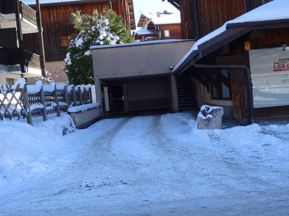 Studio cabine lumineux aux Gets, 4 pers, proche piste et commerces, parking privé - FR-1-802-58 Cabin in Les Gets