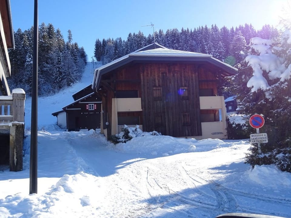 Duplex 40m² Les Gets - 6 pers - Pistes Turche 30m - Garage - Navettes gratuites - FR-1-802-82 Apartment in Les Gets