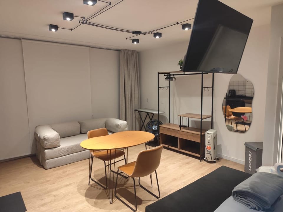 TV and multimedia, Living room, Dining area