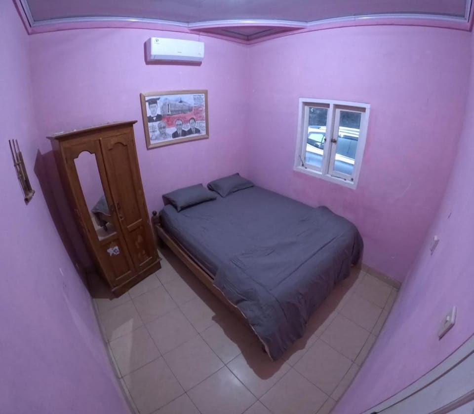 Bed, Bedroom, air conditioner