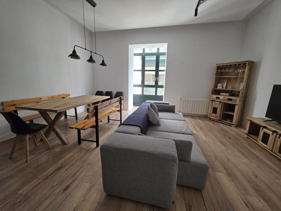 TV and multimedia, Dining area