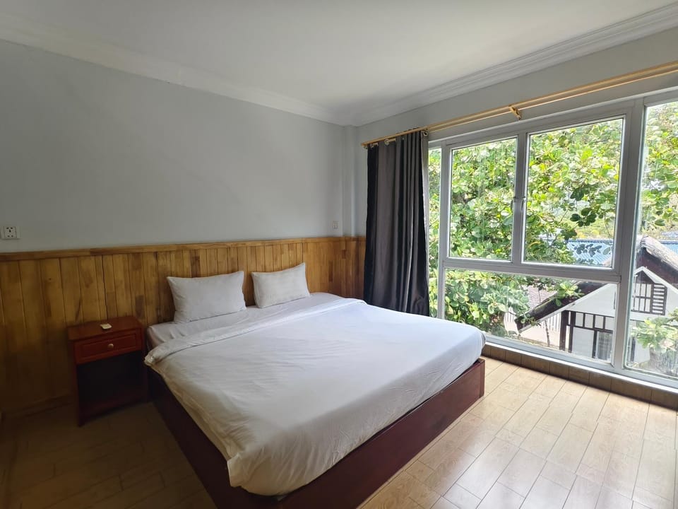 Scarlet Sails Villa Koh Rong Hostel in Sihanoukville