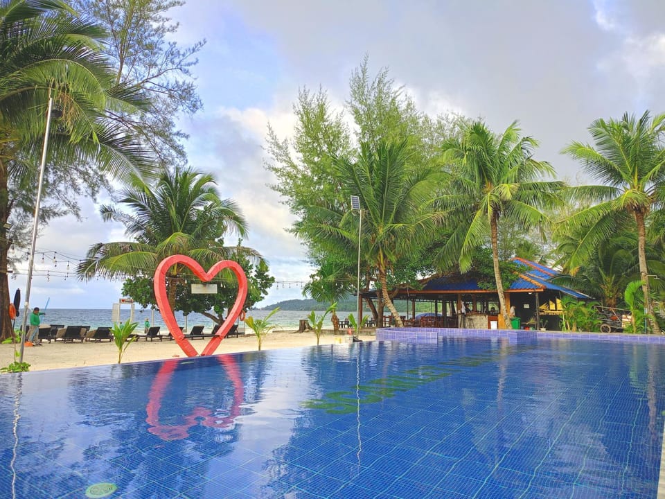 Swimming pool, Swimming pool