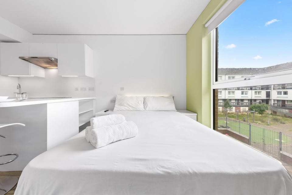 Amazing studio close to Westfield Apartment in City of Westminster