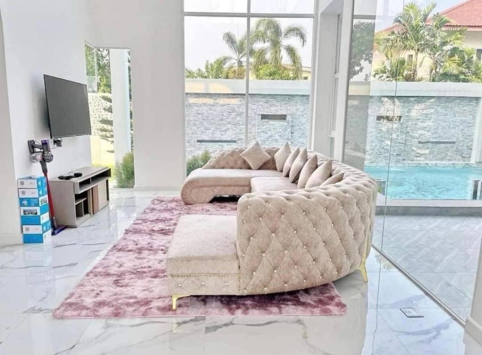 Living room, Pool view