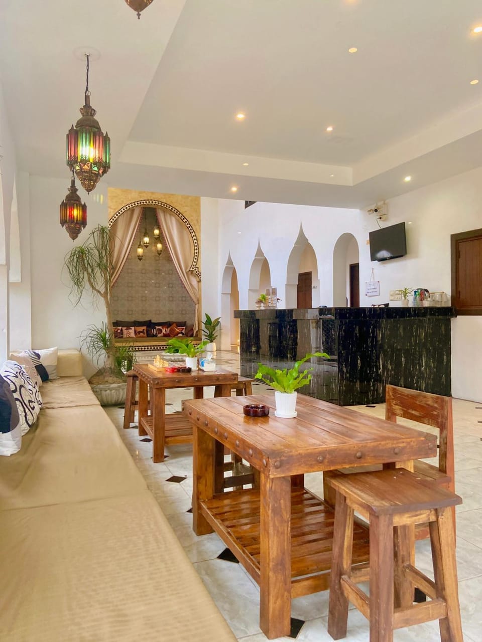 Living room, Dining area