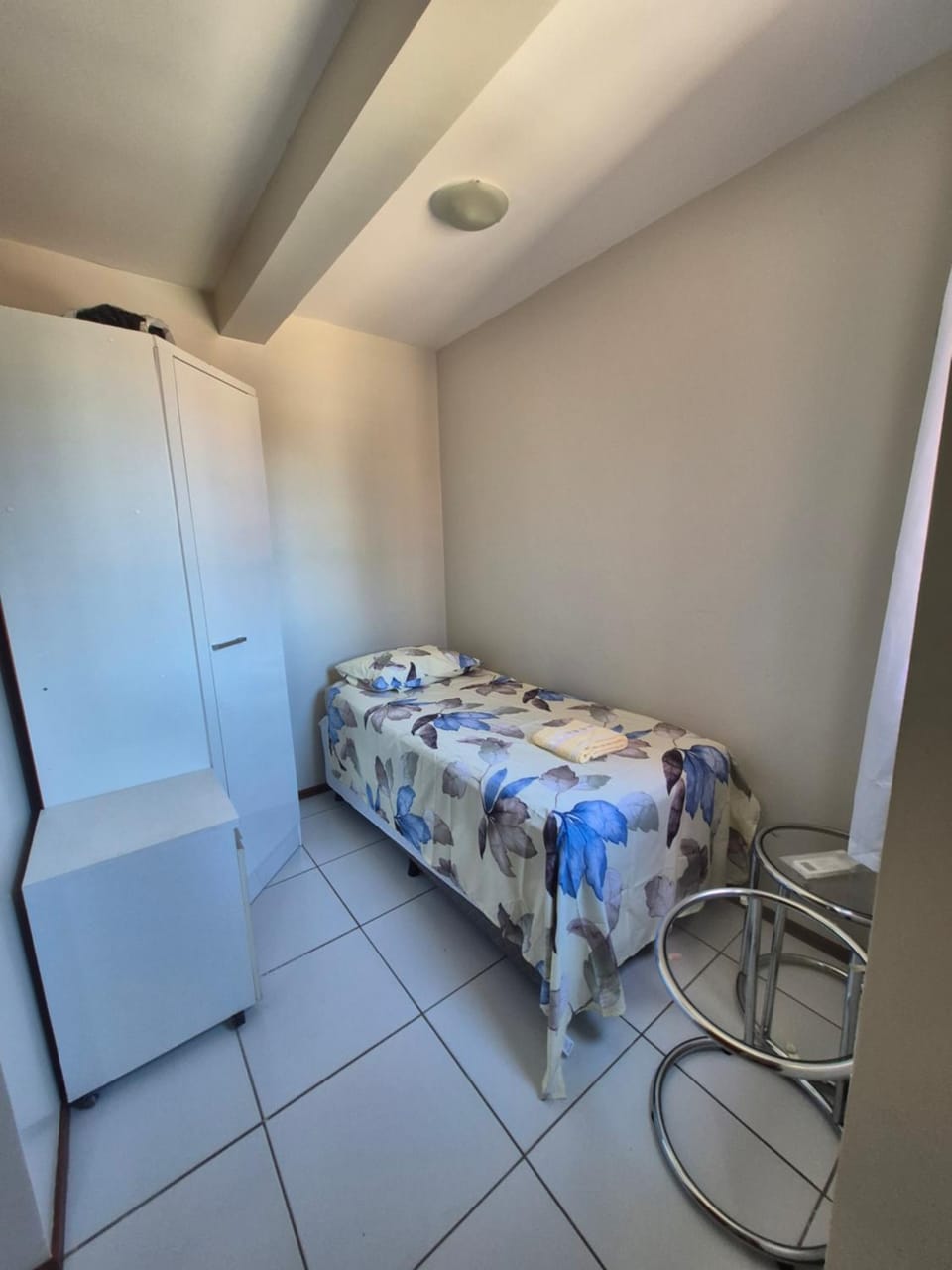 Bed, Bedroom, locker, towels