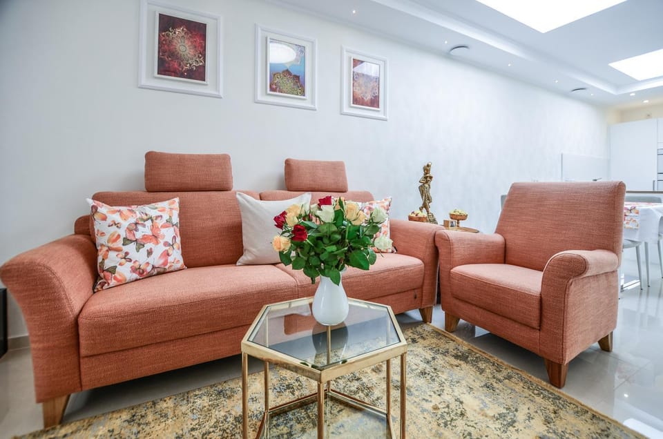 Living room, Seating area