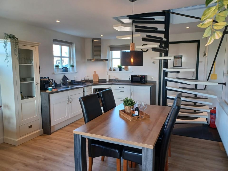 't Veldthuisje Bed and Breakfast in North Holland (province)