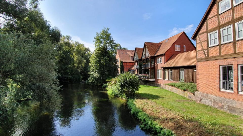 Property building, Day, Natural landscape, Summer, Garden, On site, Area and facilities