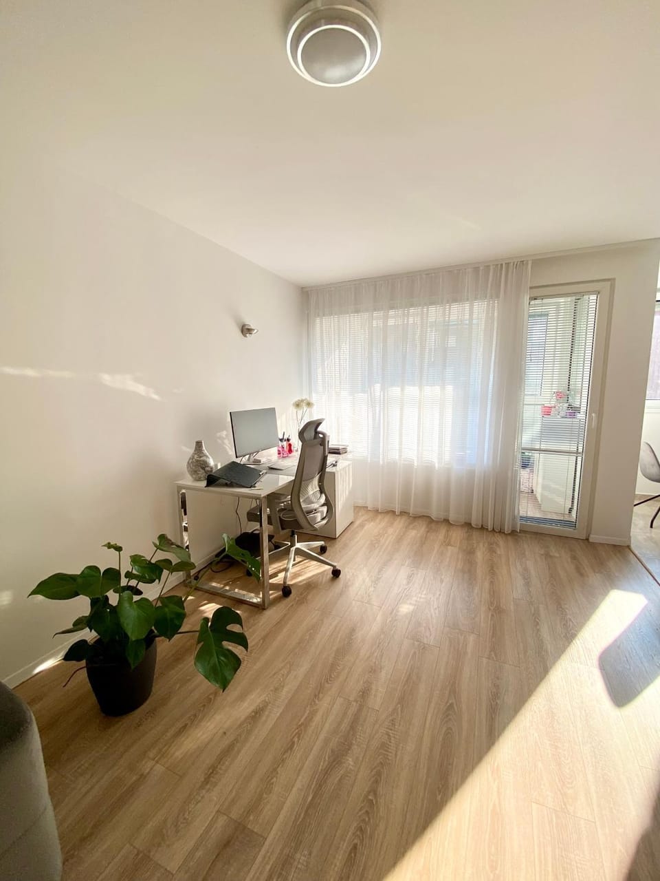 Black & White Hideaway with garage Apartment in Ljubljana