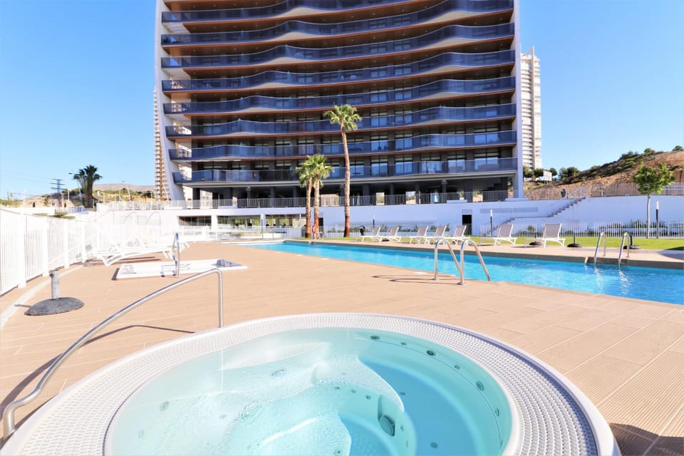 Hot Tub, Swimming pool