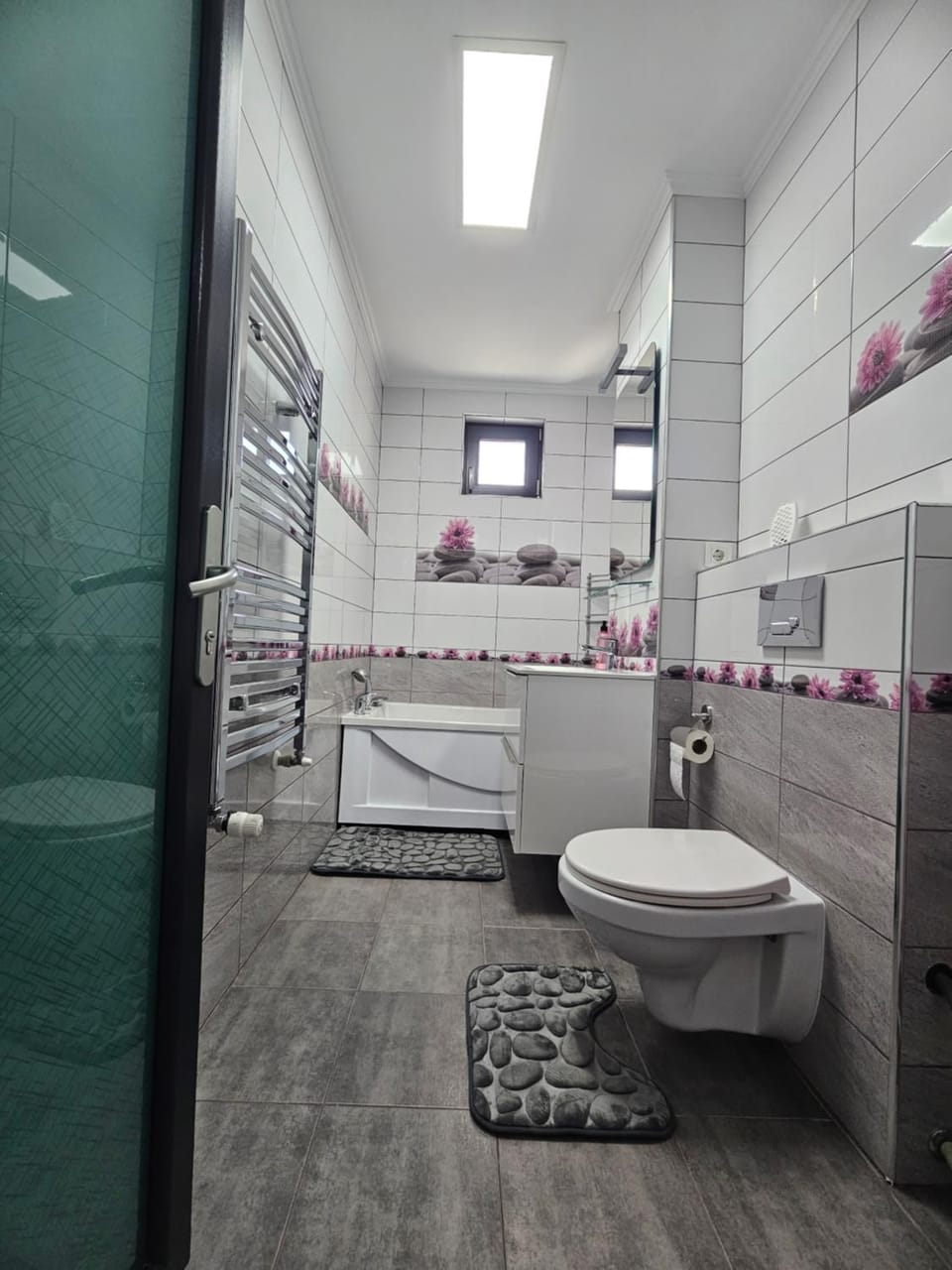 Bathroom, Bath, hair dryier