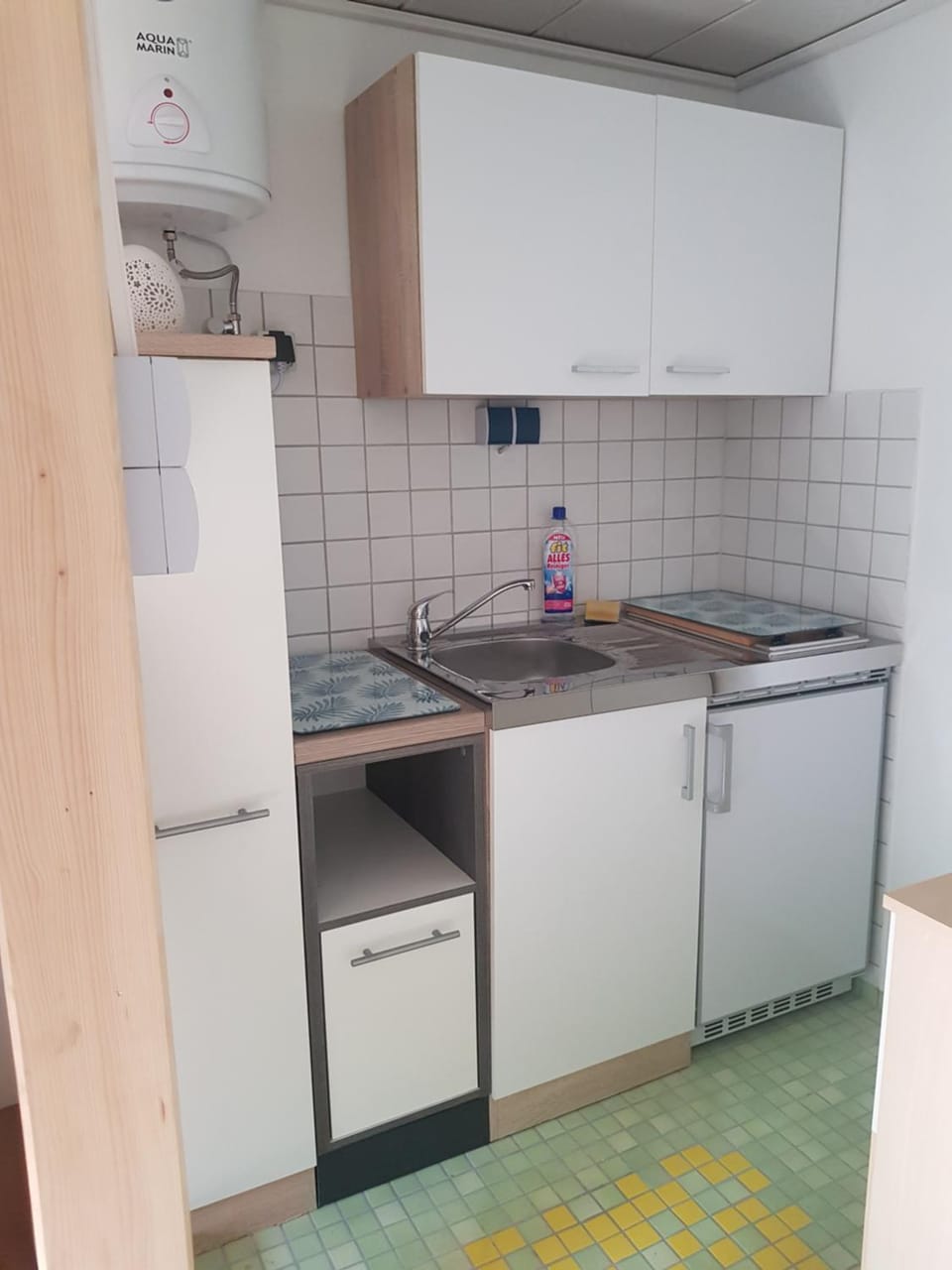 Kitchen or kitchenette, stove