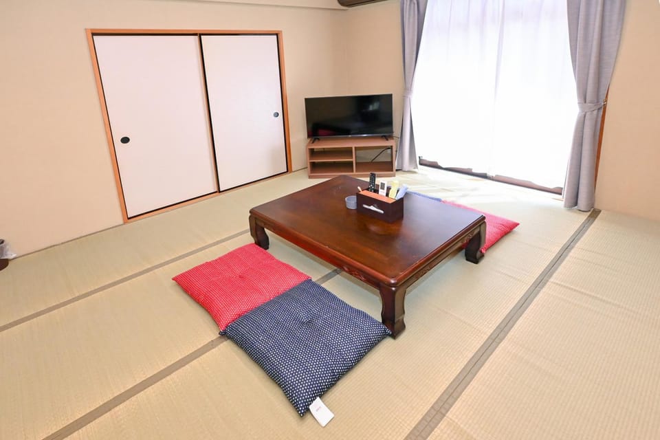 TV and multimedia, Photo of the whole room, Bedroom