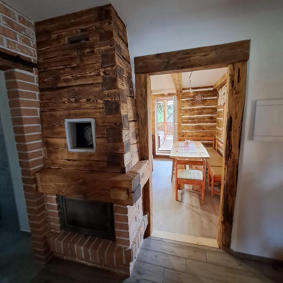 Dining area, heating