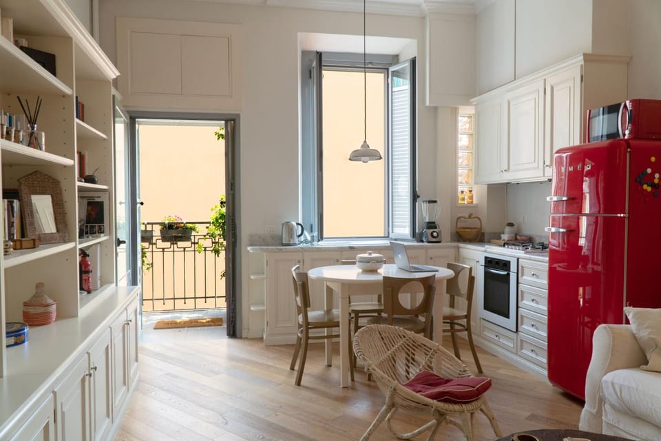 Kitchen or kitchenette, Seating area, Dining area, dishwasher, oven, pet friendly
