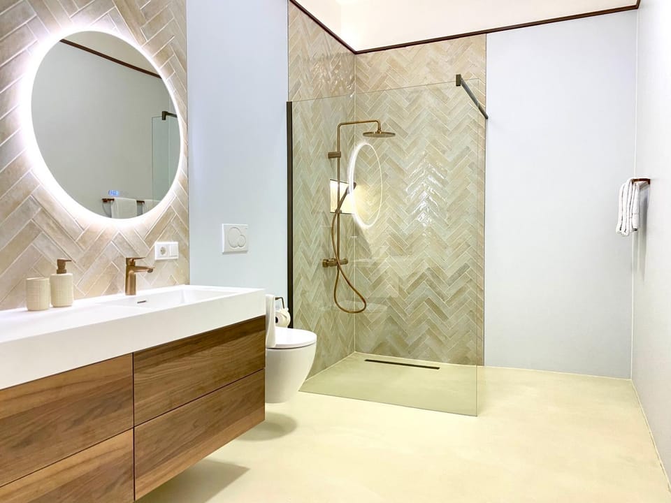 Shower, Toilet, Bathroom