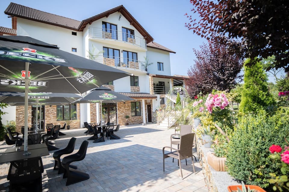Rem Garden Bed and Breakfast in Romania