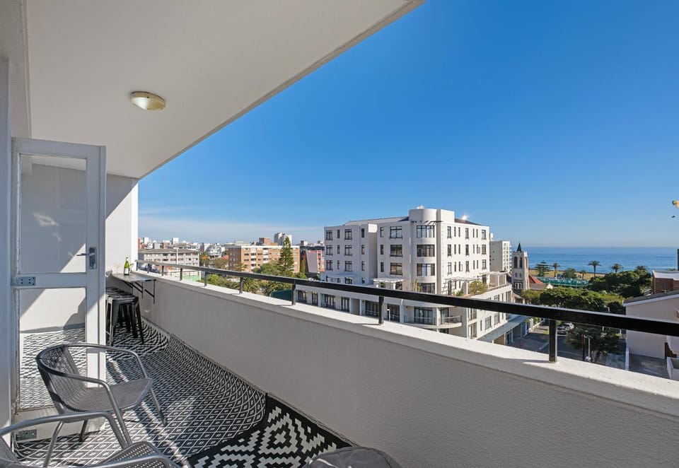 Patio, Natural landscape, Balcony/Terrace, Seating area, Sea view