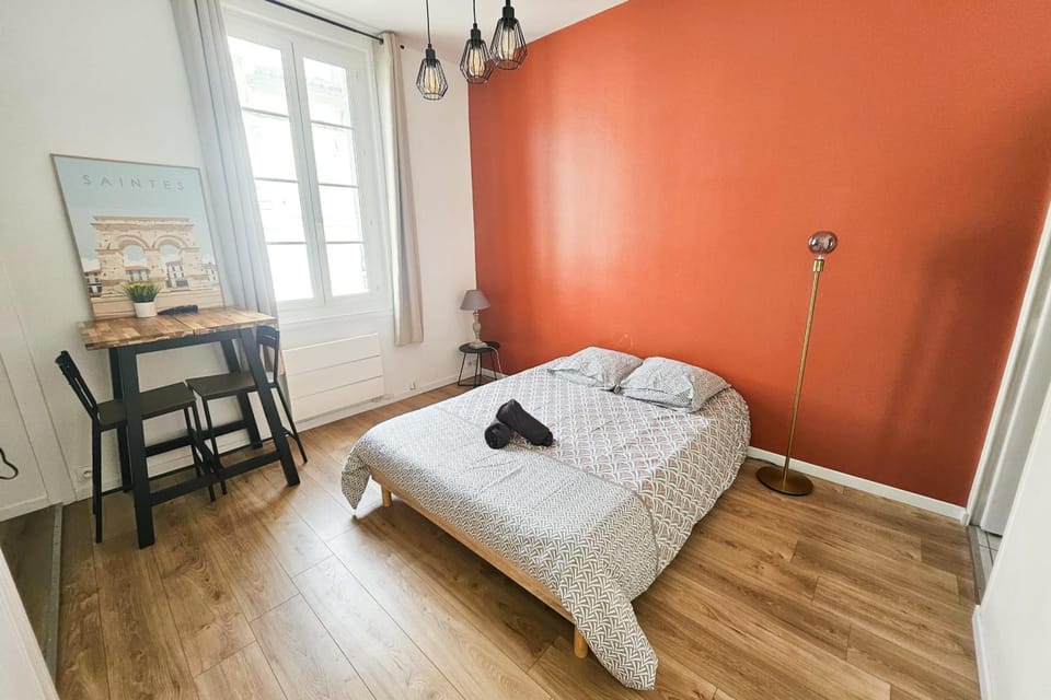 "Les Arches 2" City Center Studio Apartment in Nouvelle-Aquitaine