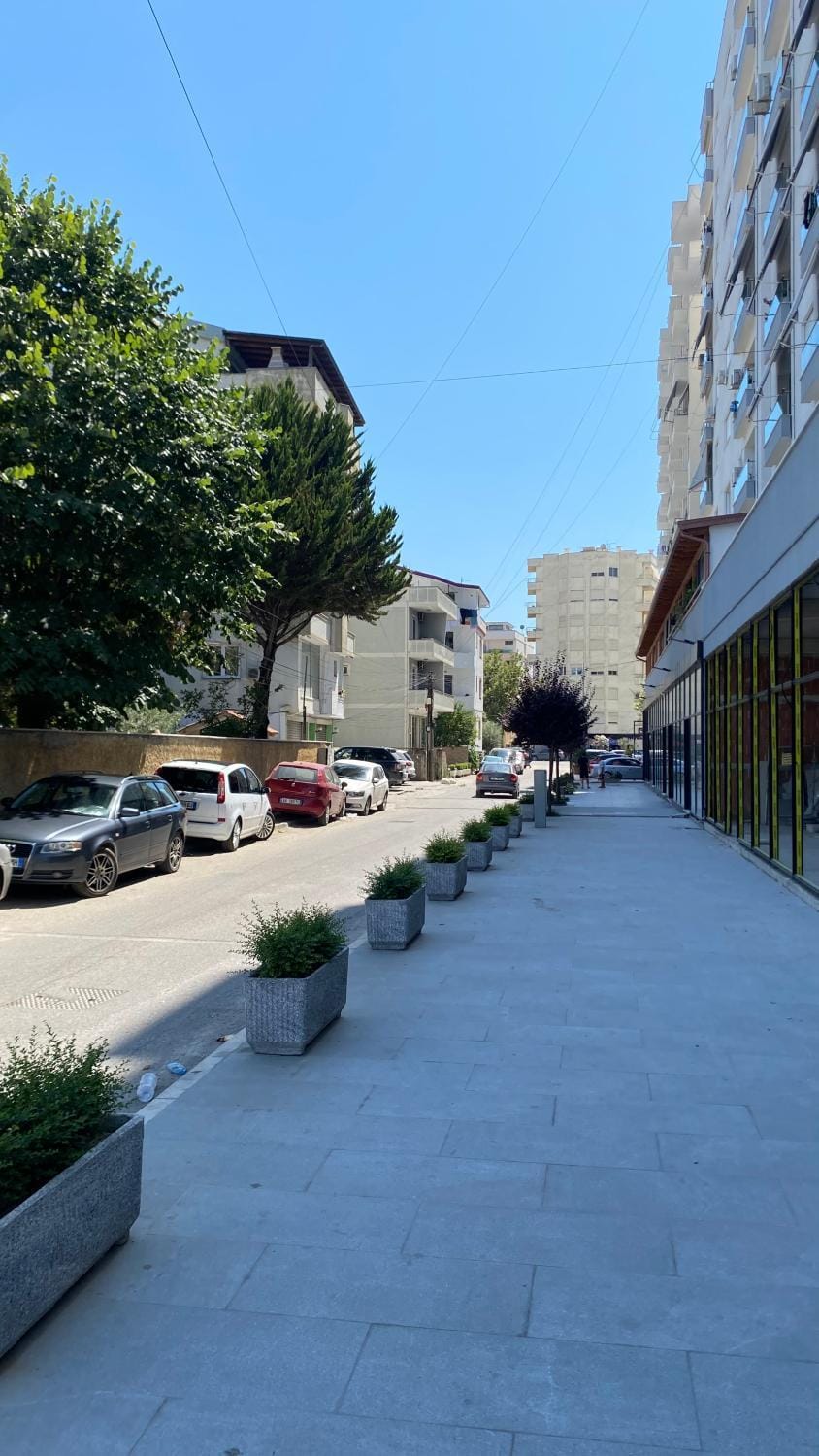 Property building, Day, Neighbourhood, Street view, Location, Parking