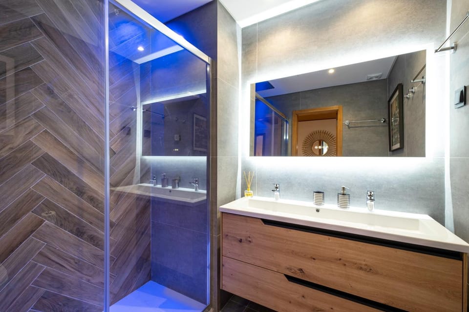 Shower, Bathroom