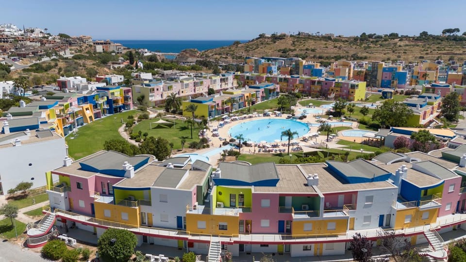 Neighbourhood, Bird's eye view, Sea view, Swimming pool