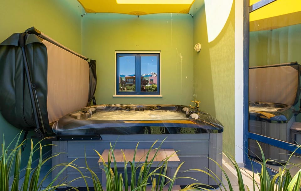 Hot Tub, Balcony/Terrace