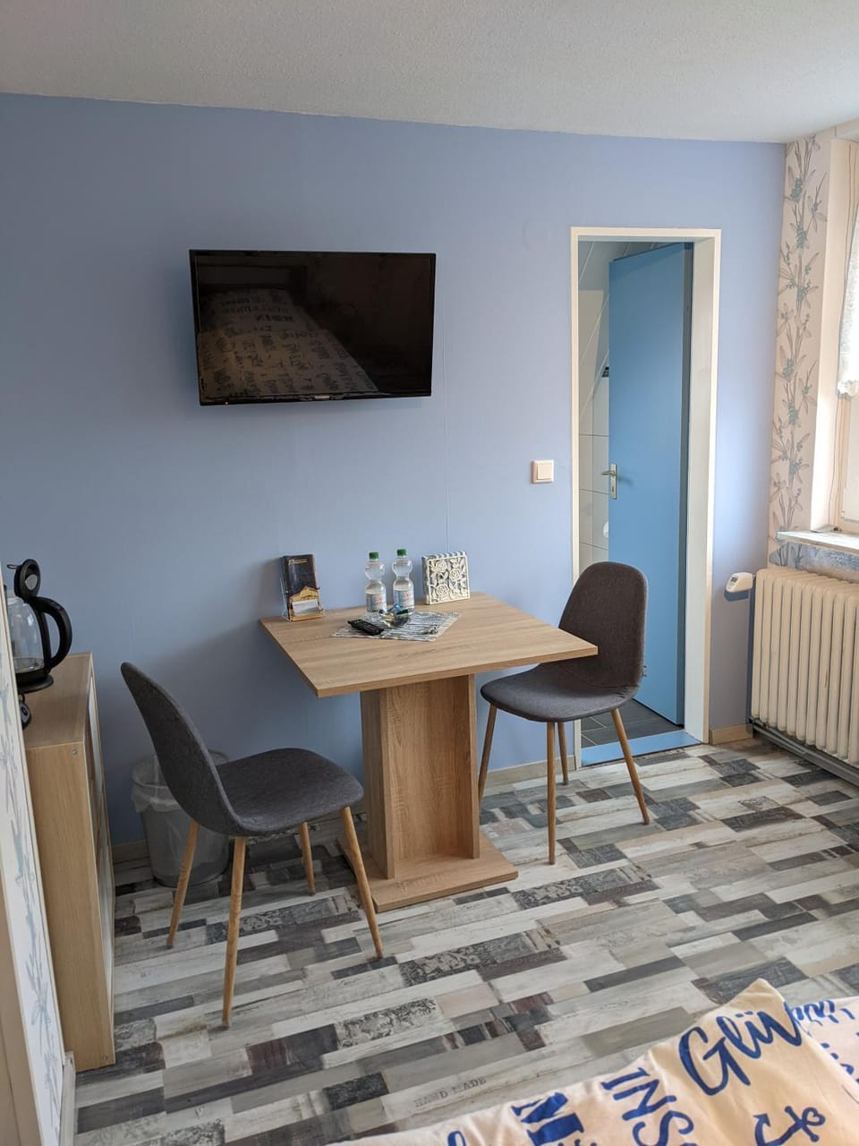 TV and multimedia, Seating area