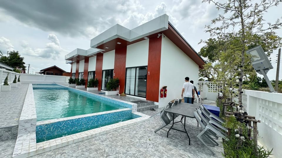 ดาด้าพูลวิลล่า Bed and Breakfast in Laos