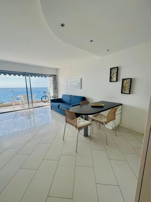 Art de vivre sur la Promenade Apartment in Nice