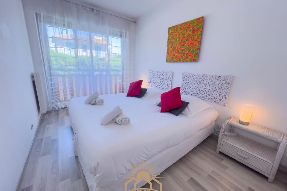 LE SURCOUF AirCo Appartement by 4 By SUNSET Apartment in Cannes
