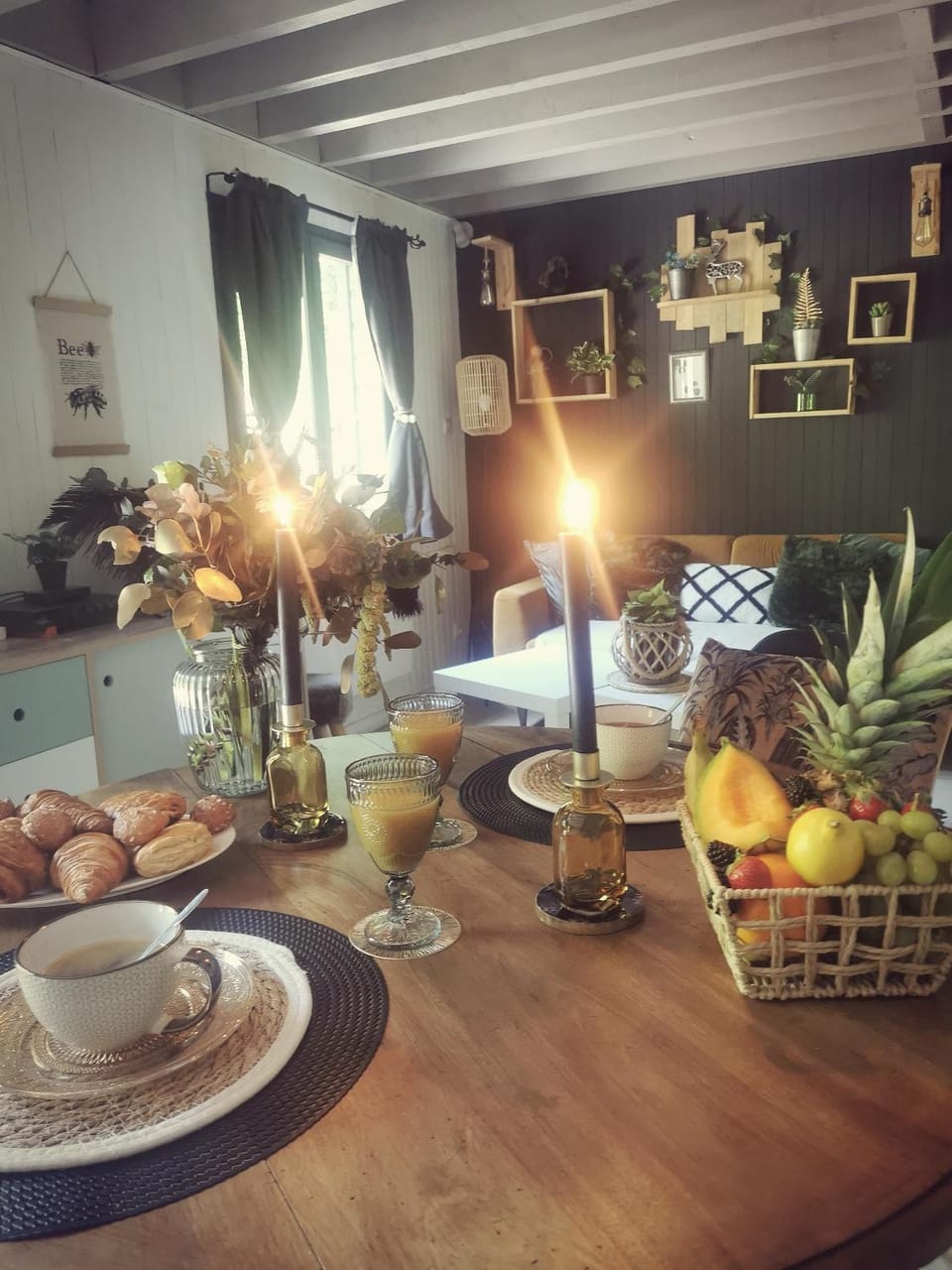 Living room, Seating area, Dining area