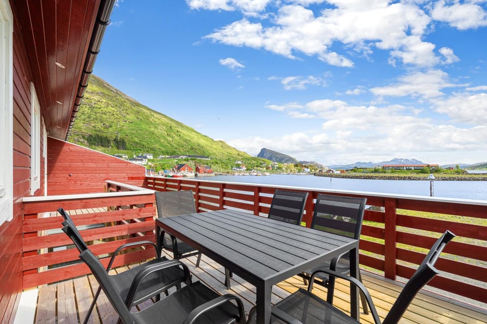 NE Leilighet-rorbu Apartment in Lofoten