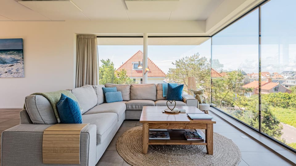 View (from property/room), Living room, Seating area