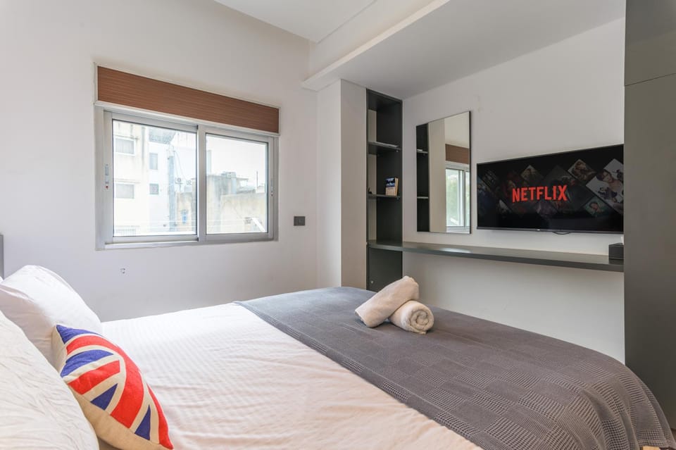 City Rental London theme Bed and Breakfast in Africa
