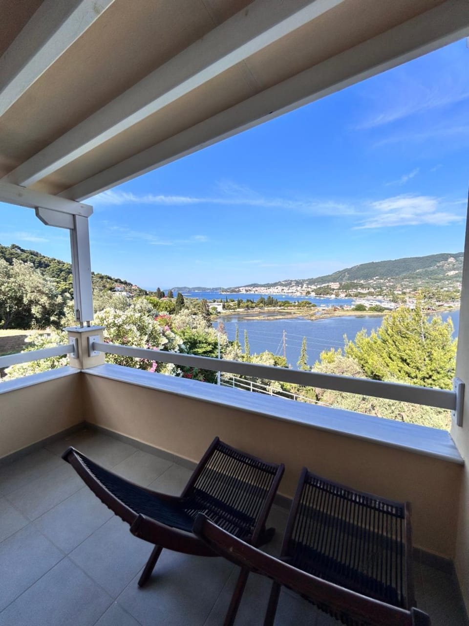 View (from property/room), Balcony/Terrace, Lake view, Sea view
