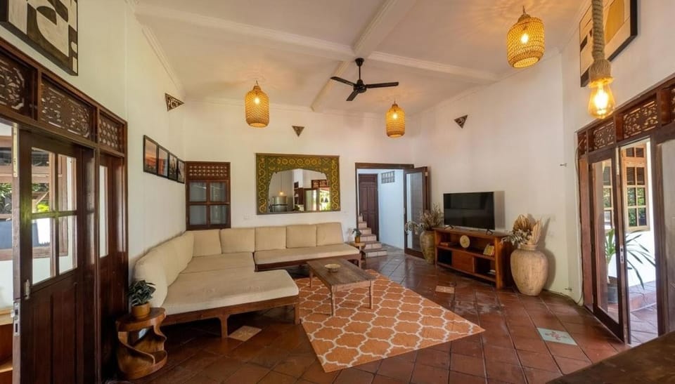 Uluwatu Surf Ranch - Ocean View Hacienda Villa in Bali