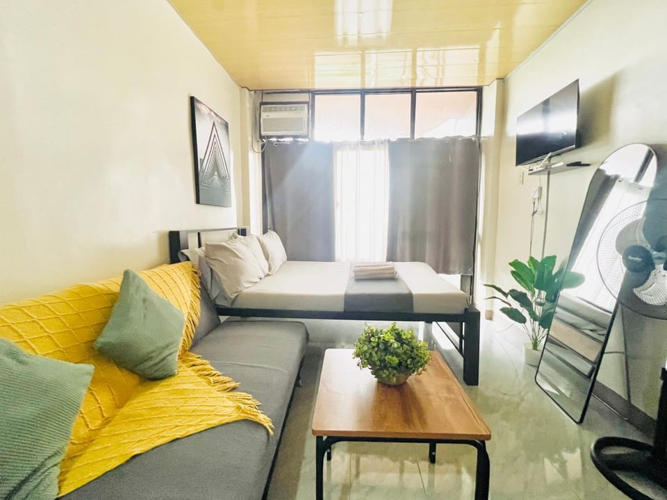 Complete Amenities Cozy Studio with Balcony Apartment in Naga
