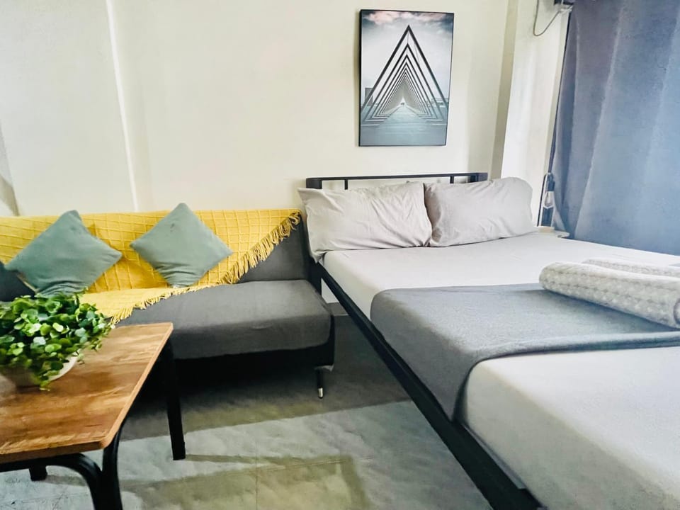 Complete Amenities Cozy Studio with Balcony Apartment in Naga