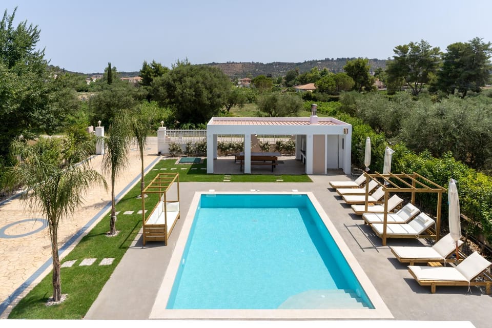Patio, Day, Garden, Garden view, Pool view, Swimming pool, sunbed