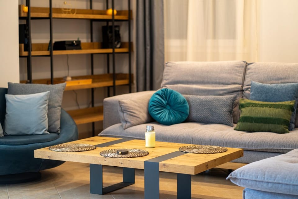 Living room, Seating area