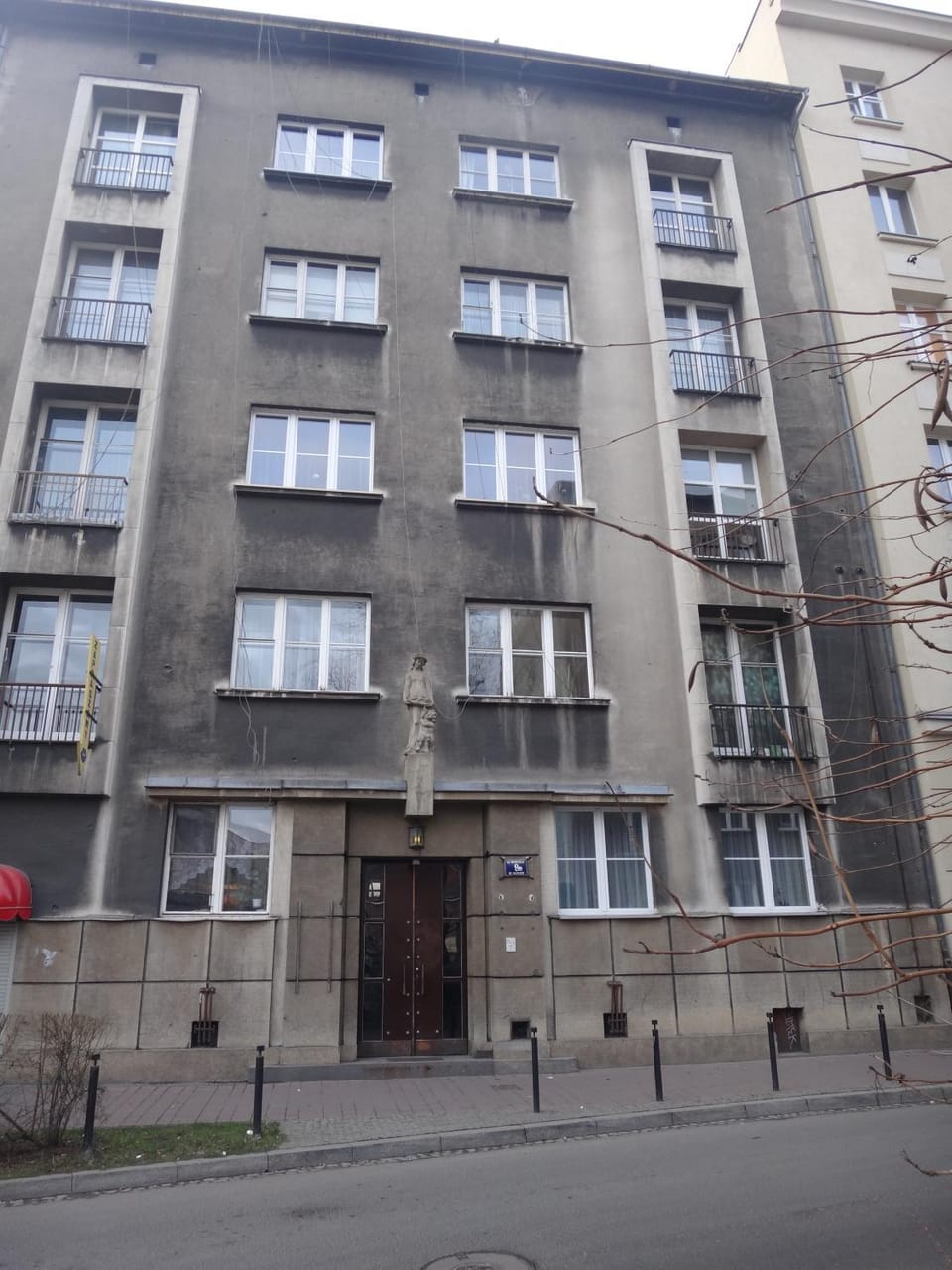 Facade/entrance